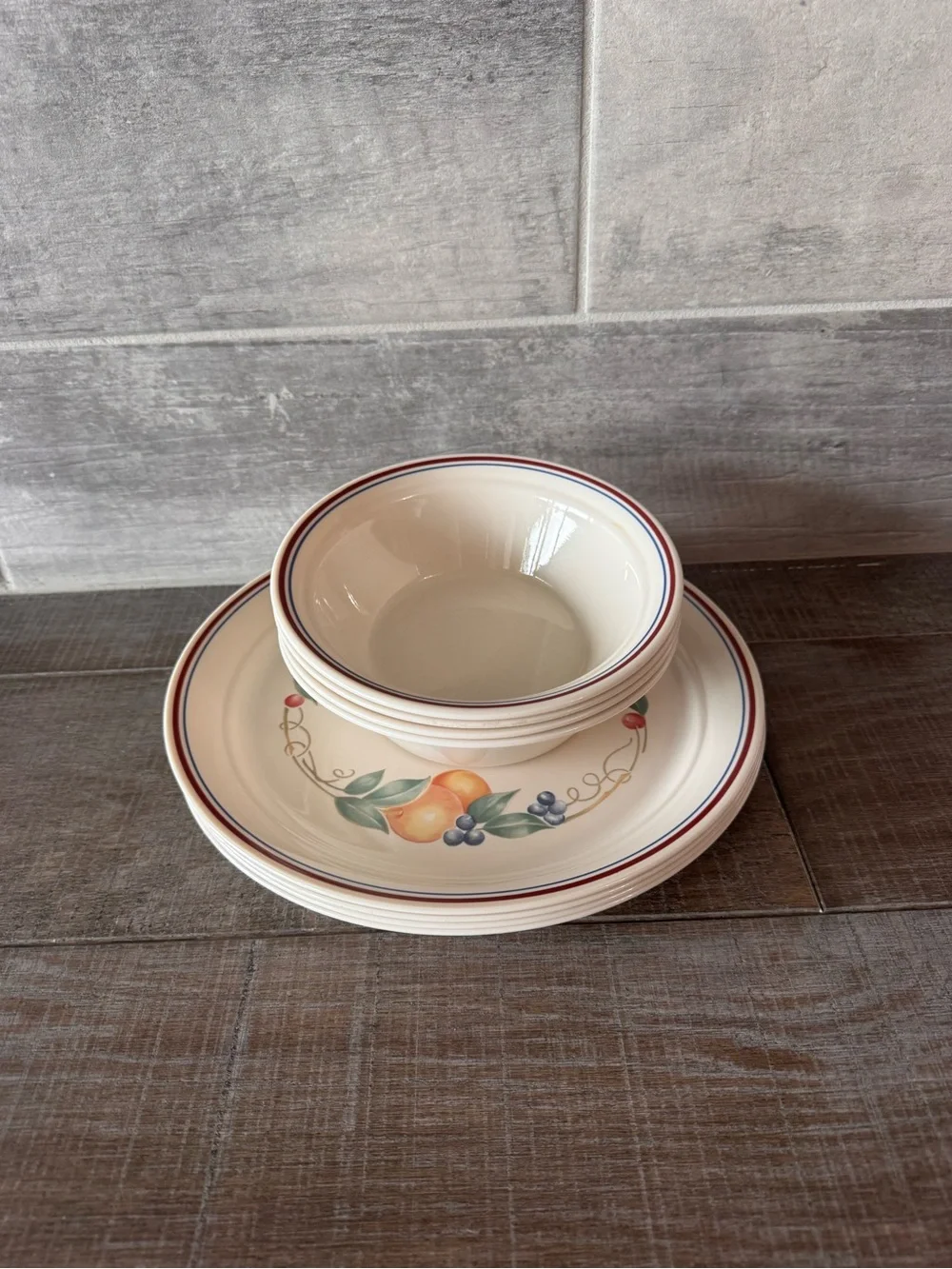 CORELLE ABUNDANCE PATTERN 10.25”dinner PLATES (4) Cereal Bowl (4)